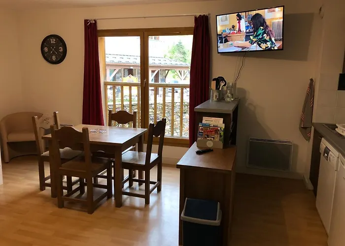 4 Personnes Aux Pieds Des Pistes, Ariege * Ustou